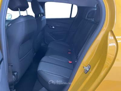 Peugeot 208 II 2019 1.2 puretech Allure Pack s&s 75cv Giallo usata Torino