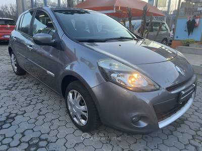 Renault Clio Clio III  5p 1.2 16v Dynamique NEOPATENTATI Grigio usata Milano