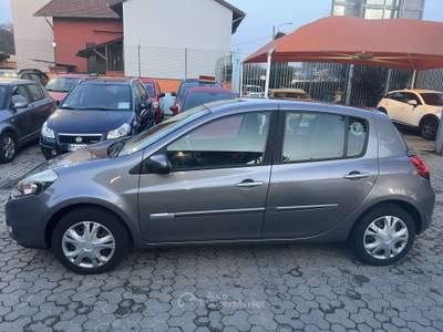Renault Clio Clio III  5p 1.2 16v Dynamique NEOPATENTATI Grigio usata Milano
