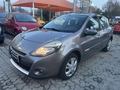 Renault Clio Clio III  5p 1.2 16v Dynamique NEOPATENTATI Grigio usata Milano