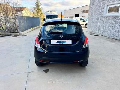 Lancia Ypsilon Ypsilon 1.0 FireFly 5 porte S&amp;S Hybrid Silver Nero usata Miranda