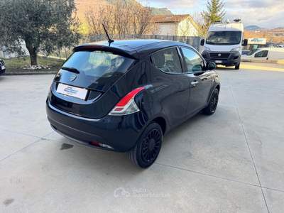 Lancia Ypsilon Ypsilon 1.0 FireFly 5 porte S&amp;S Hybrid Silver Nero usata Miranda