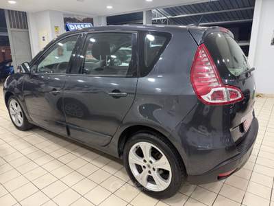 Renault Scénic Scenic 1.5 dci 2011 150 mila km Grigio usata Qualiano