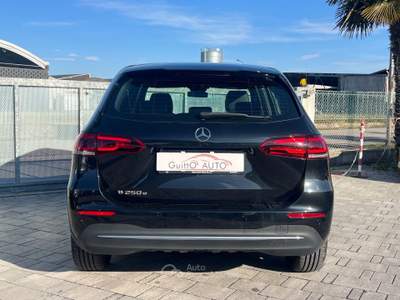 Mercedes-Benz Classe B A 250 e hybrid EQ Business Extra Nero usata Manzano
