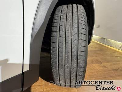 Peugeot 2008 1.5 bluehdi Allure Pack s&amp;s 130cv eat8 Bianco usata Castelnovo ne' Monti