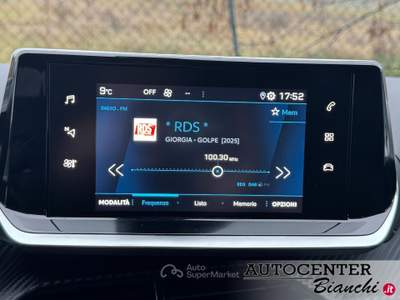 Peugeot 2008 1.5 bluehdi Allure Pack s&amp;s 130cv eat8 Bianco usata Castelnovo ne' Monti