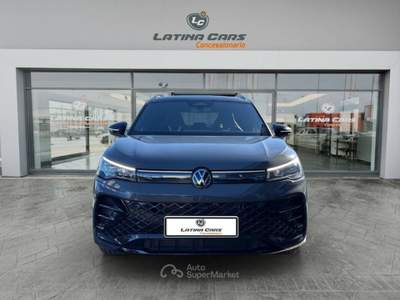 Volkswagen Tiguan 2.0 tdi R-Line 150cv dsg Con NAVIGATORE Grigio usata Latina