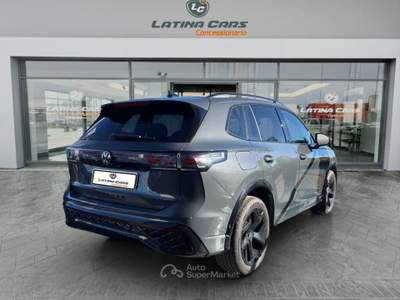 Volkswagen Tiguan 2.0 tdi R-Line 150cv dsg Con NAVIGATORE Grigio usata Latina