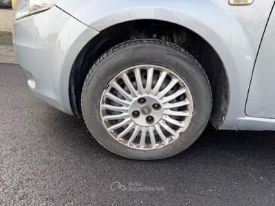 Fiat Grande Punto Grande Punto 1.3 MJT 75 CV 5 porte Dynamic Grigio usata Lamporecchio