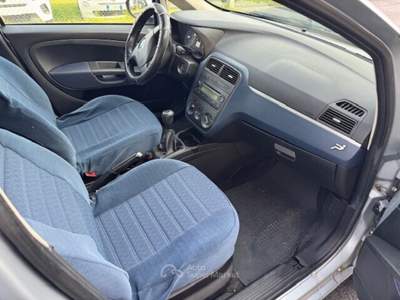 Fiat Grande Punto Grande Punto 1.3 MJT 75 CV 5 porte Dynamic Grigio usata Lamporecchio