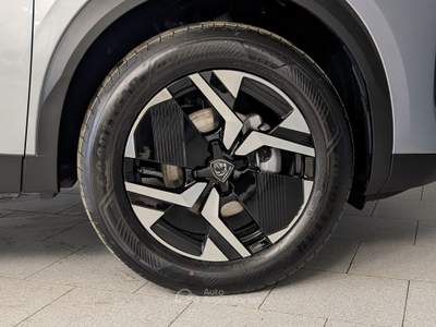 Peugeot 2008 2008 - 1.2 puretech 100cv - Allure Grigio usata Robecco sul Naviglio