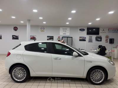 Alfa Romeo Giulietta 1.6 jtdm exclusive Bianco usata Qualiano