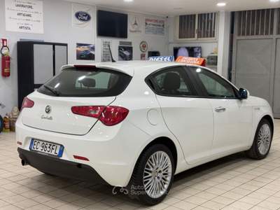 Alfa Romeo Giulietta 1.6 jtdm exclusive Bianco usata Qualiano