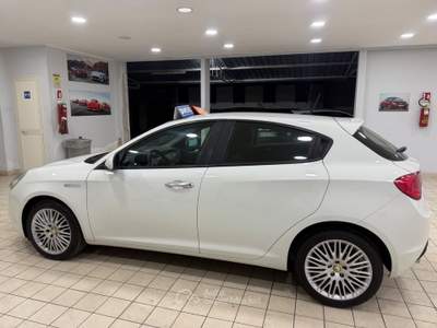 Alfa Romeo Giulietta 1.6 jtdm exclusive Bianco usata Qualiano