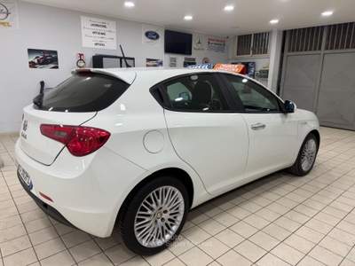 Alfa Romeo Giulietta 1.6 jtdm exclusive Bianco usata Qualiano