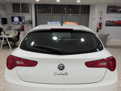 Alfa Romeo Giulietta 1.6 jtdm exclusive Bianco usata Qualiano