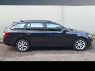 Skoda Octavia 1.6 TDI SCR 115 CV DSG Wagon Executive Nero usata Feltre