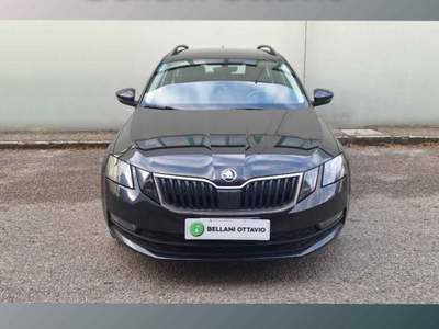 Skoda Octavia 1.6 TDI SCR 115 CV DSG Wagon Executive Nero usata Feltre