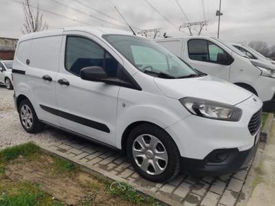 Ford Transit Courier Van Iva Compresa Bianco usata Prato