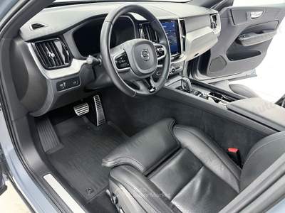 Volvo XC60 B4 (d) **TRAZ ANT** 197CV AUT PLUS DARK Grigio usata Bassano del Grappa