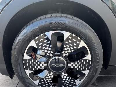 Fiat 600 600 Hybrid 110 CV DCT MHEV La Prima Nero usata Spinea