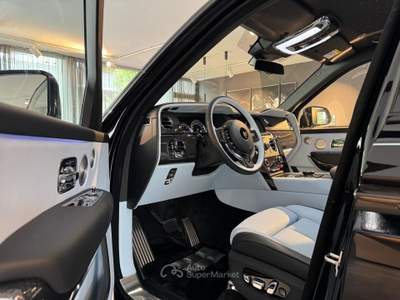 Rolls Royce Cullinan Cullinan Black Badge Edition *IVA ESPOSTA* Nero usata Roma