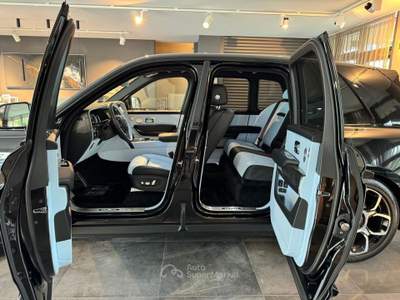 Rolls Royce Cullinan Cullinan Black Badge Edition *IVA ESPOSTA* Nero usata Roma