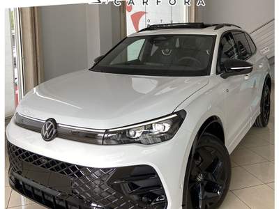 Volkswagen Tiguan 2.0 150cv DSG R-Line black pack |tetto+matrix+r19"| AUTOCARRO Bianco usata San Felice a Cancello
