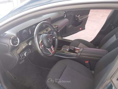 Mercedes-Benz CLA 180 CLA 180 d Automatic Shooting Brake EXTRA Blu/Azzurro usata Isernia