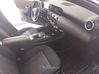 Mercedes-Benz CLA 180 CLA 180 d Automatic Shooting Brake EXTRA Blu/Azzurro usata Isernia