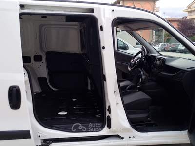 Fiat Doblò DOBLÒ CARGO 4P VETT. FURGONATA CH1 LOUNGE 1.3 MJET 95CV E6D SeS Bianco usata Isernia