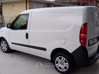 Fiat Doblò DOBLÒ CARGO 4P VETT. FURGONATA CH1 LOUNGE 1.3 MJET 95CV E6D SeS Bianco usata Isernia
