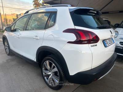Peugeot 2008 1.6 DIESEL 120 CV 2017 - VERS. ALLURE Bianco usata Terlizzi