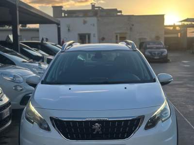 Peugeot 2008 1.6 DIESEL 120 CV 2017 - VERS. ALLURE Bianco usata Terlizzi