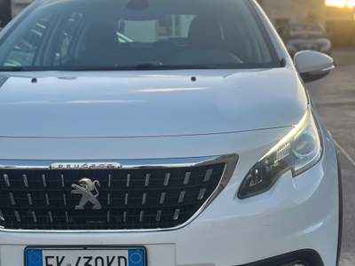 Peugeot 2008 1.6 DIESEL 120 CV 2017 - VERS. ALLURE Bianco usata Terlizzi