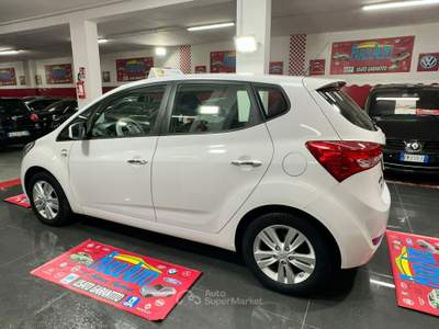 Hyundai ix20 1.6 CRDI 115cv Style - 2012 Bianco usata Giugliano in Campania