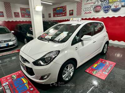 Hyundai ix20 1.6 CRDI 115cv Style - 2012 Bianco usata Giugliano in Campania