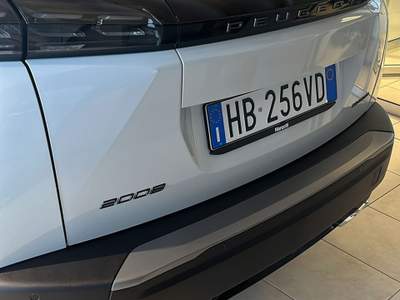 Peugeot 2008 Peugeot 2008 Allure km 0 Bianco usata THIENE