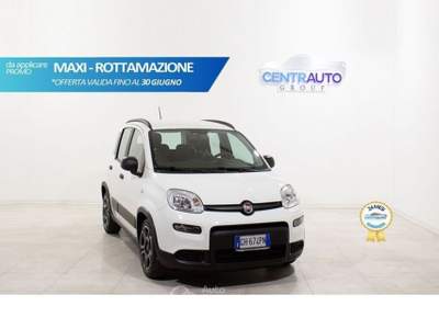 Fiat Panda Panda 1.0 FireFly 70cv Hybrid City Life Bianco usata Galatina