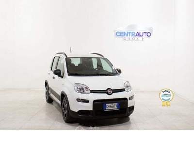Fiat Panda Panda 1.0 FireFly 70cv Hybrid City Life Bianco usata Galatina