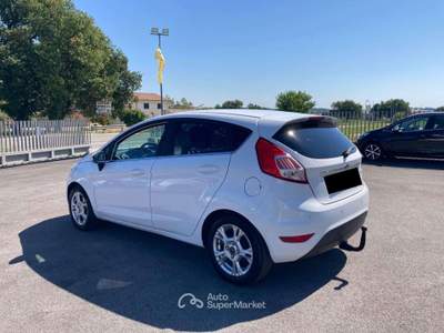 Ford Fiesta VI 5p 1.5 tdci ST-line 75cv Bianco usata Treia
