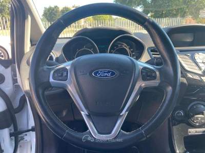 Ford Fiesta VI 5p 1.5 tdci ST-line 75cv Bianco usata Treia