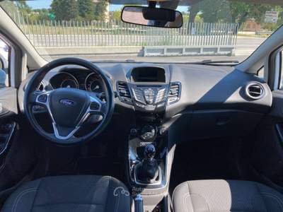 Ford Fiesta VI 5p 1.5 tdci ST-line 75cv Bianco usata Treia