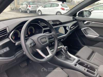Audi Q3 35 2.0 tdi Identity Black s-tronic Nero usata Treia