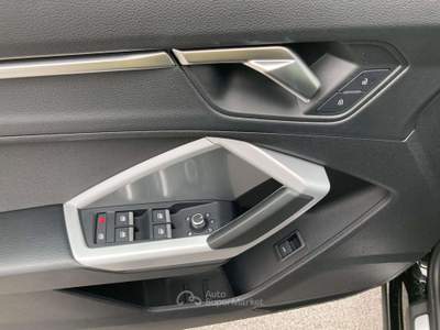 Audi Q3 35 2.0 tdi Identity Black s-tronic Nero usata Treia