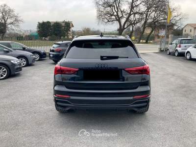 Audi Q3 35 2.0 tdi Identity Black s-tronic Nero usata Treia
