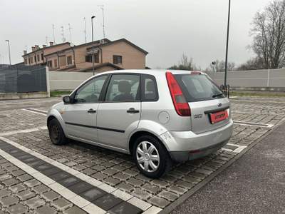 Ford Fiesta 5p 1.2 16v 75CV Grigio usata Ferrara