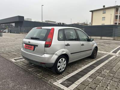 Ford Fiesta 5p 1.2 16v 75CV Grigio usata Ferrara