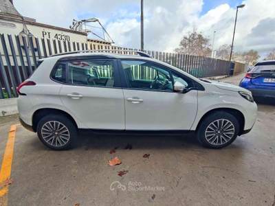 Peugeot 2008 1° serie PureTech 82 Access Bianco usata Sassari