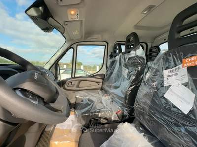 Iveco Daily IVECO DAILY35C14 2.3 136CV 3750 7P RIBALTABILE DAILY35C14 2.3 136cv 3750 7P Ribaltabile Bianco usata Roma